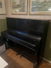 Piano bortskänkes mot avhämtning