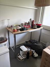 Högt bord IKEA, ek och rostfritt, bortskänkes