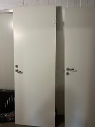 2 st vita innedörrar