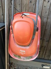 Bortskänkes: Flymo Turbo Lite 350 gräsklippare orange