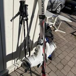 Skidor, pjäxor och stavar