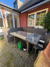 Utemöbler i konstrotting – bortskänkes!