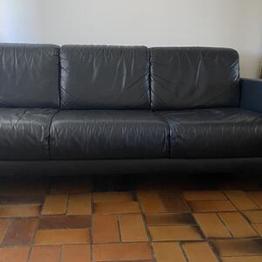 Svart Ikea skinnsoffa - 3 sits