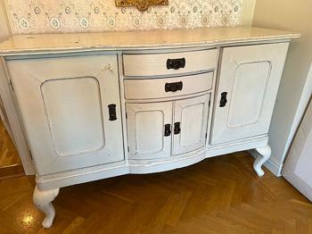 Stilig stor och tung Chabby chic möbel skänkes mot avhämtning