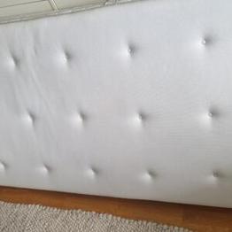 80 cm säng pocketresår mkt bra skick