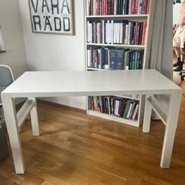 Ikea Påhl skrivbord skänkes