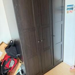 Stor Garderob bortskämda mot upphämtning