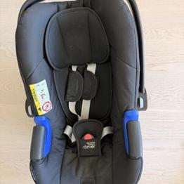 Skänkes: Britax Römer BABY-SAFE i-Size babyskydd
