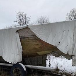 Båtskrov 12,5 meter samt trailer