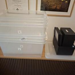 Förvaringslådor skänkes