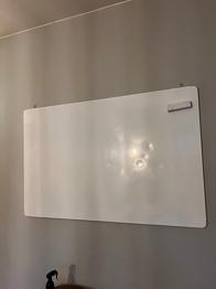 Vit whiteboardtavla för vägg