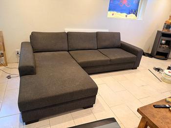 Stor soffa i två delar bortskänkes