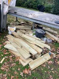Bortskänkes gratis Spillbitar premiumtrall grova dimensioner