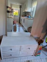 hallbyrå med spegel