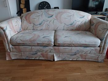 Framåtbäddad bäddsoffa i gott skick bortskänkes