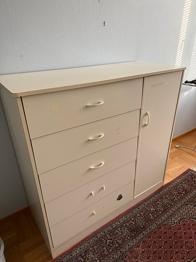 Klädbyrå bortskänkes
