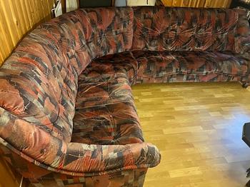 Retro soffa bortskänkes