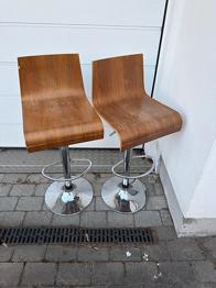 Barstolar bortskänkes okänt märke