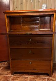 Chiffonjé sent 1700/tidigt 1800-tal bortskänkes