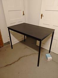 Skrivbord svart, skänkes mot avhämtning