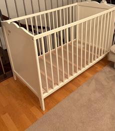 IKEA spjälsäng vit HENSVIK