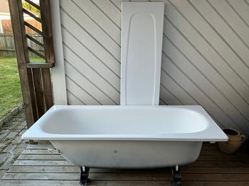 Badkar bortskänkes