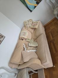 Beige soffa bortskänkes