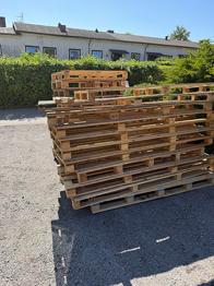 Träpallar lastpallar Bortskänkes
