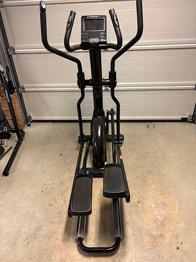 ExtremeFit crosstrainer med träningsdator bortskänkes