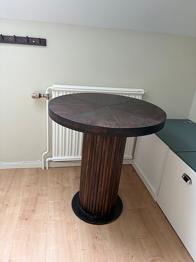 Matbord bortskänkes