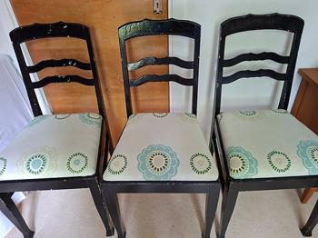 Sju stolar bortskänkes