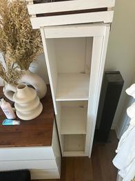 Gratis hylla / tv bänk vit