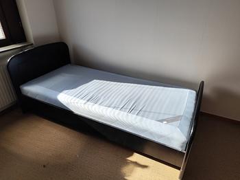 Sängram med Ikea madrass