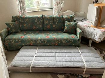 Bäddsoffa med extra säng under