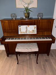 Piano bortskänkes mot avhämtning