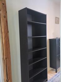 Billy bokhylla bortskänkes