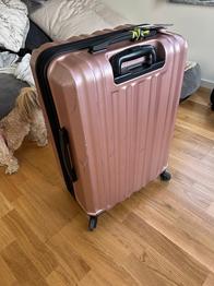 Resväska bortskänkes ETT TRASIGT HJUL