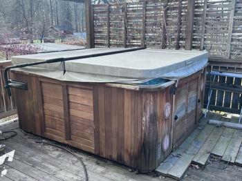 Bortskänkes Hydropool utomhus spabad blå