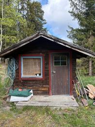 Förråd/stuga - bortskänktes mot avhämtning!
