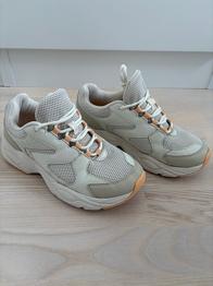 SOC Sneakers storlek 39 beige