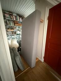Bortskänkes 105 IKEA resårmadrass med ribbotten grå