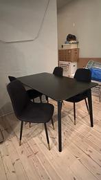 BORTSKÄNKES! Matgrupp med 4 stolar