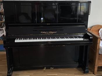 Piano bortskänkes i Bromma