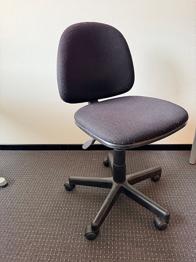 Enkel liten kontorsstol