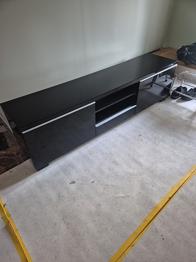 tv bänk bortskänkes