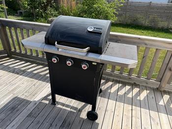 Gasolgrill skänkes