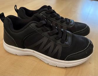 SOC sneakers stl 31