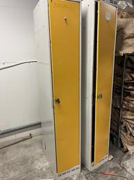 kläderskåp bortskänks