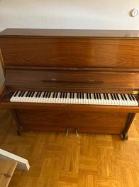 Piano bortskänkes mot avhämtning