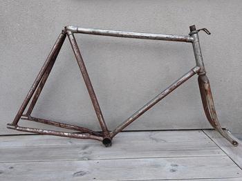 Ram från 1899 bortskänkes